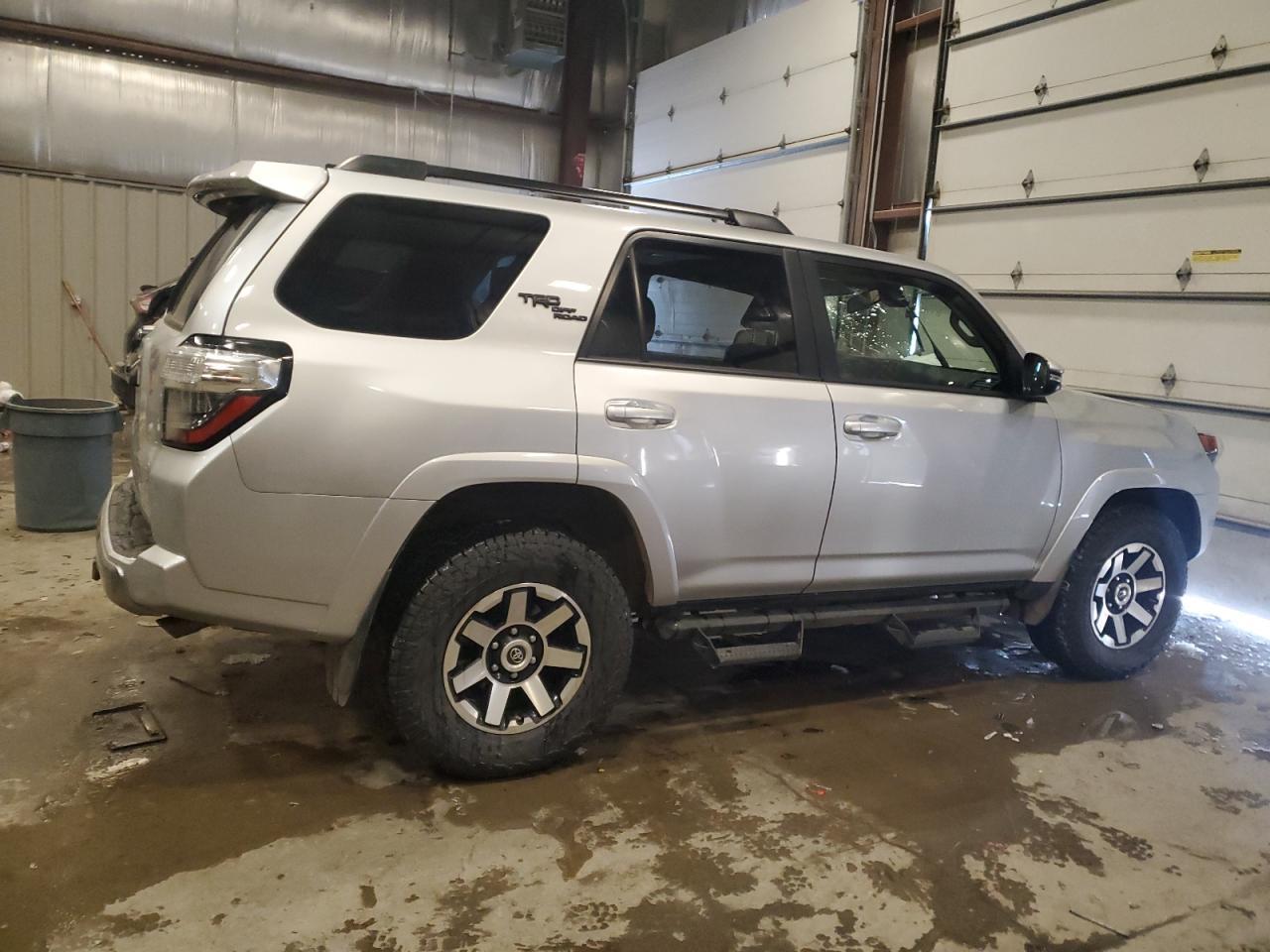 2020 TOYOTA 4RUNNER SR - Image 3