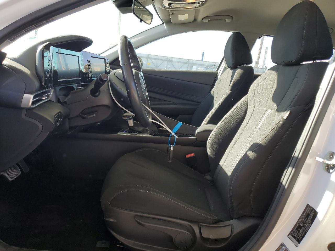 2022 HYUNDAI ELANTRA SE - Image 7