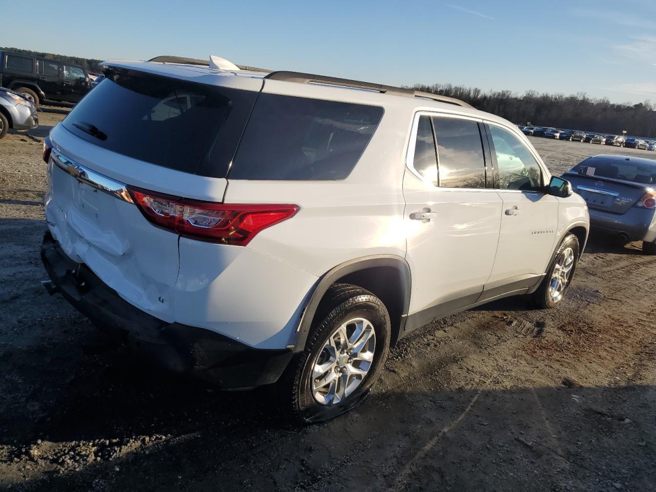 2021 CHEVROLET TRAVERSE L - Фото 3