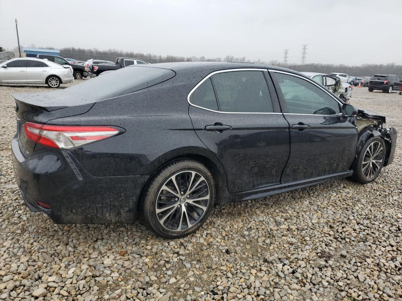 2018 TOYOTA CAMRY L - Фото 3