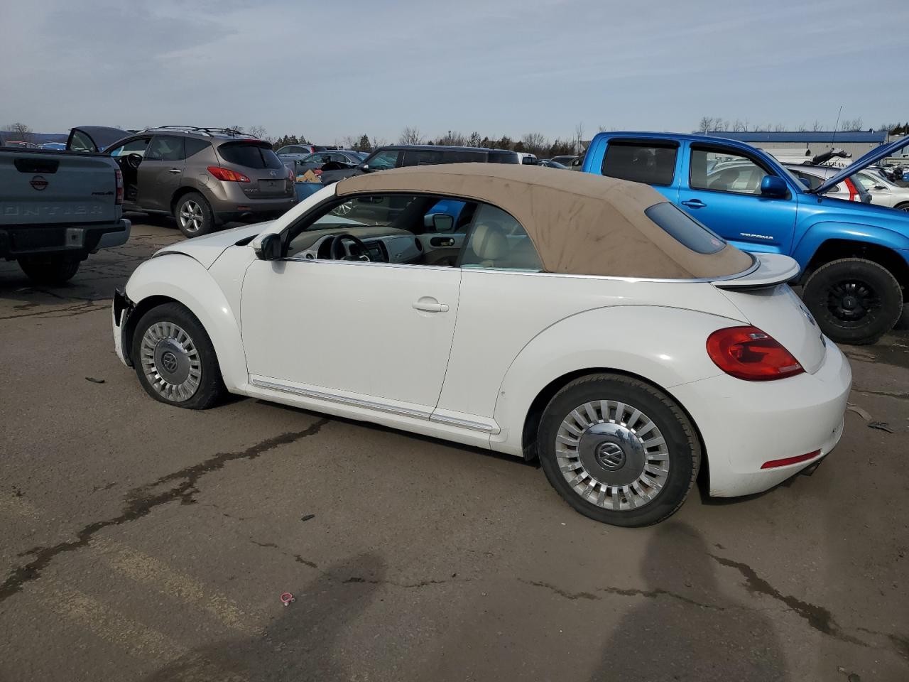 2014 VOLKSWAGEN BEETLE - Image 2