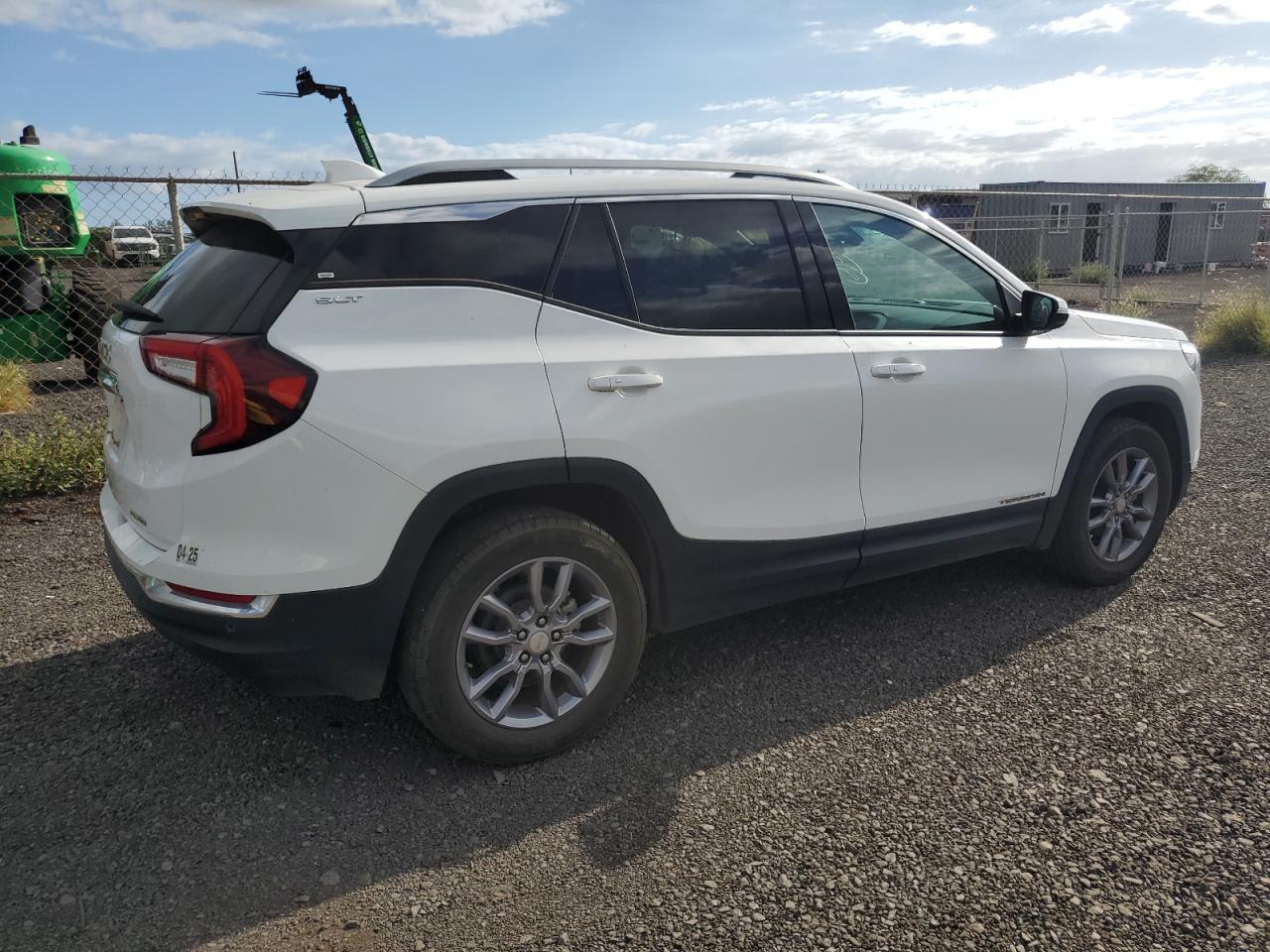 2023 GMC TERRAIN SL - Image 3