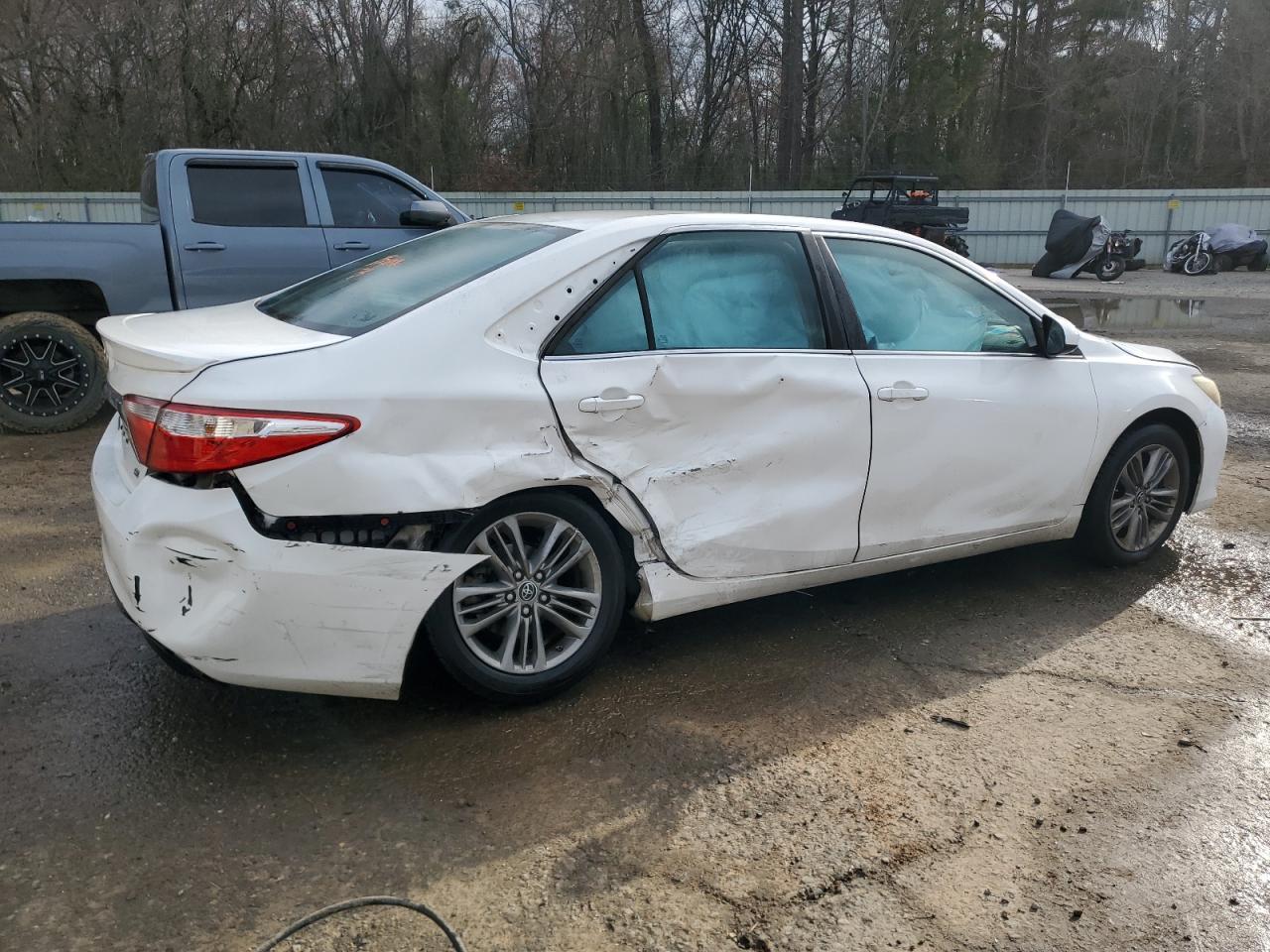 2016 TOYOTA CAMRY LE - Фото 3