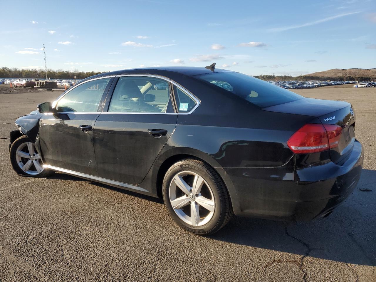 2014 VOLKSWAGEN PASSAT SE - Фото 2