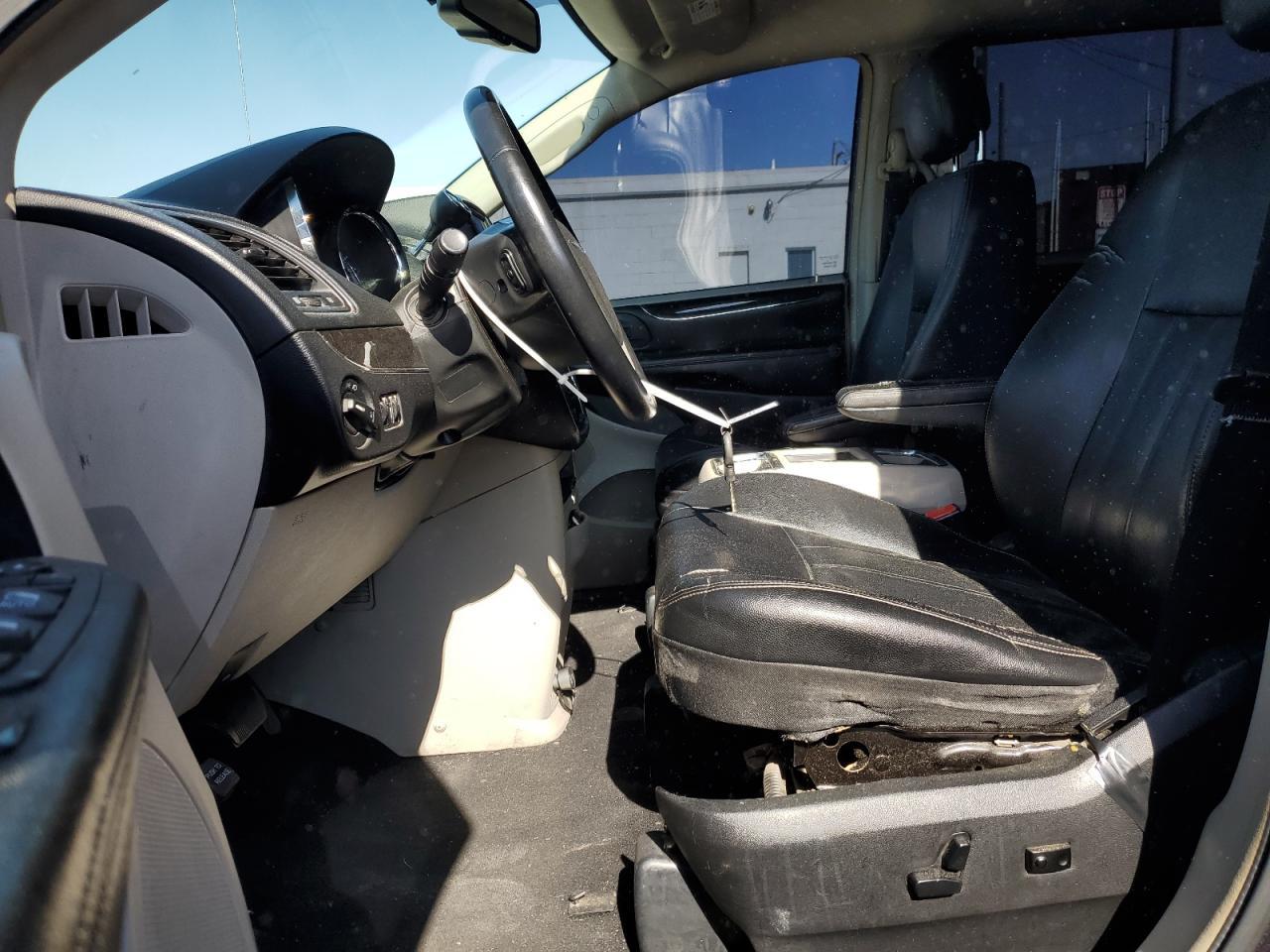 2014 CHRYSLER TOWN & COU - Фото 7