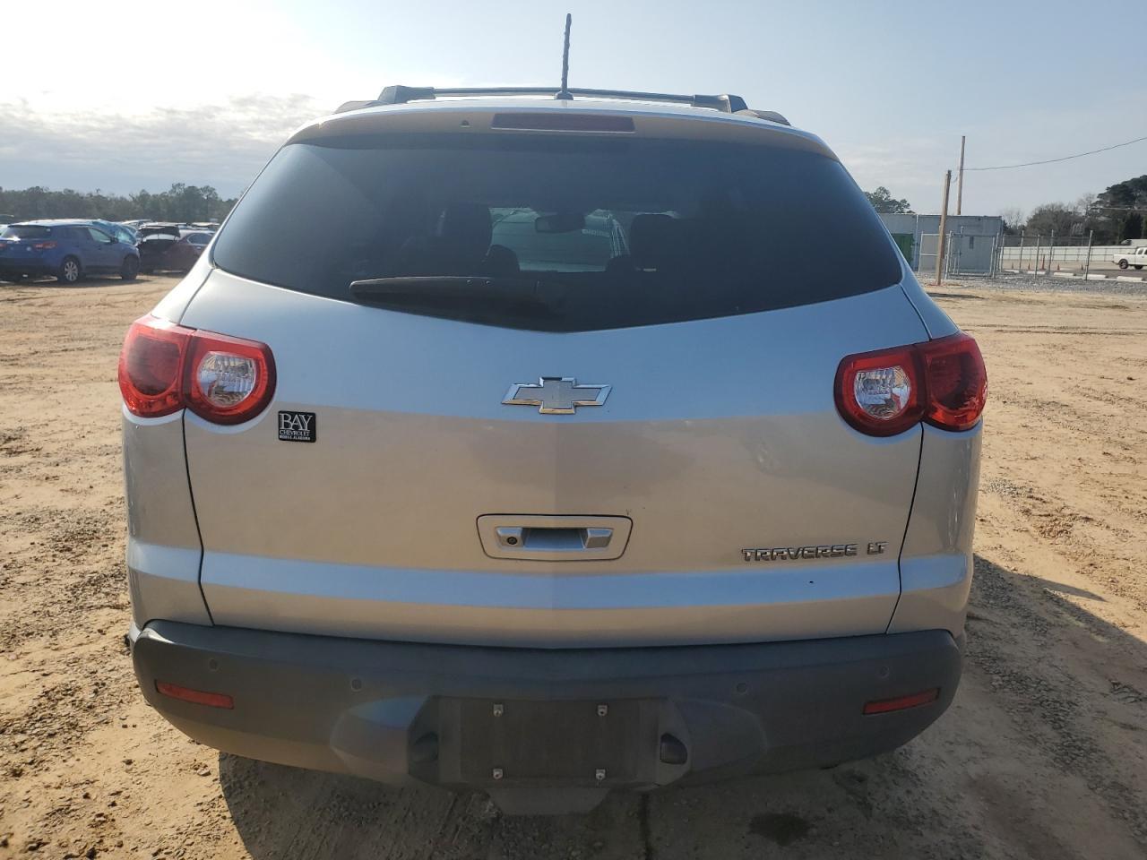 2012 CHEVROLET TRAVERSE L - Фото 6