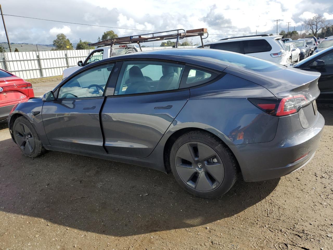 2023 TESLA MODEL 3 - Фото 2