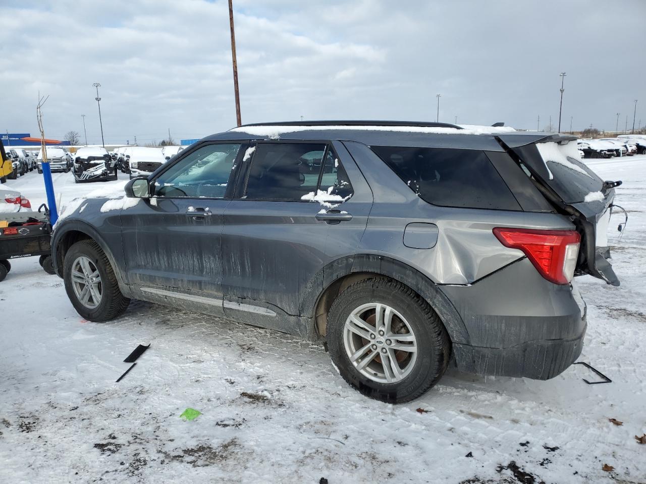 2022 FORD EXPLORER X - Фото 2