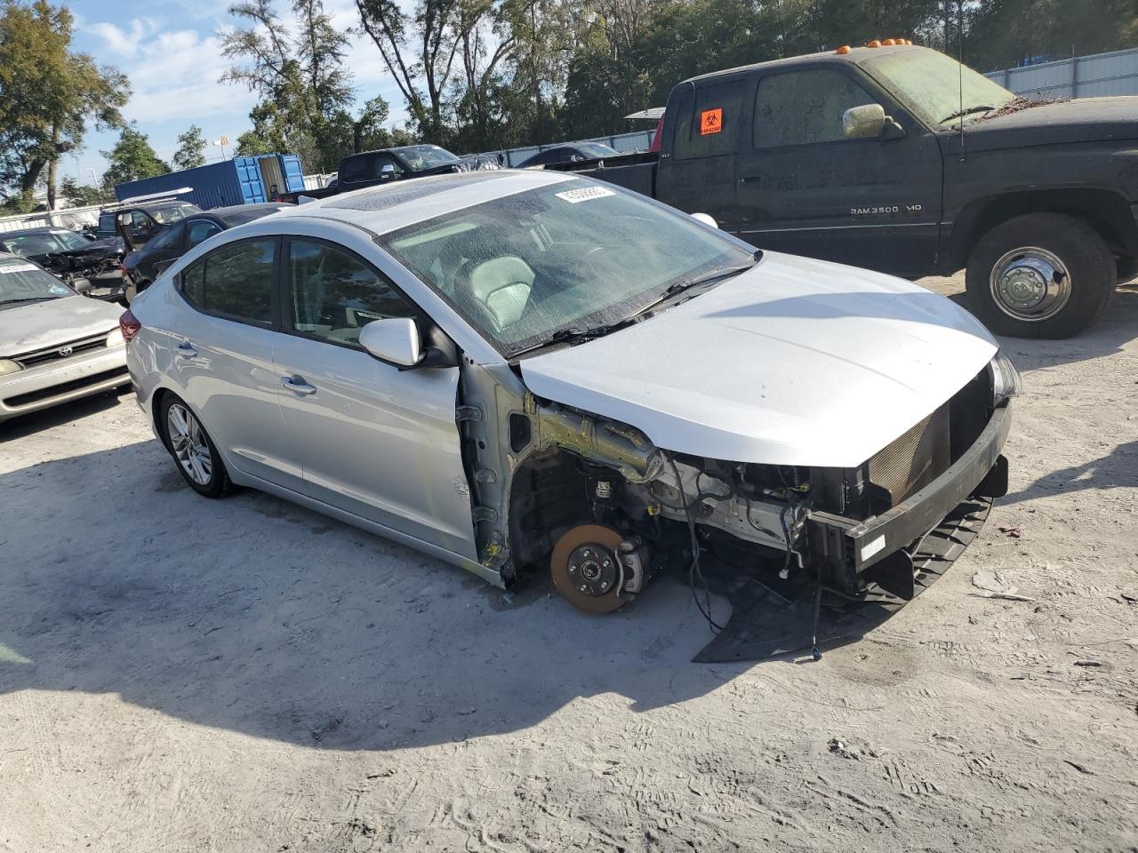 2019 HYUNDAI ELANTRA SE - Фото 4