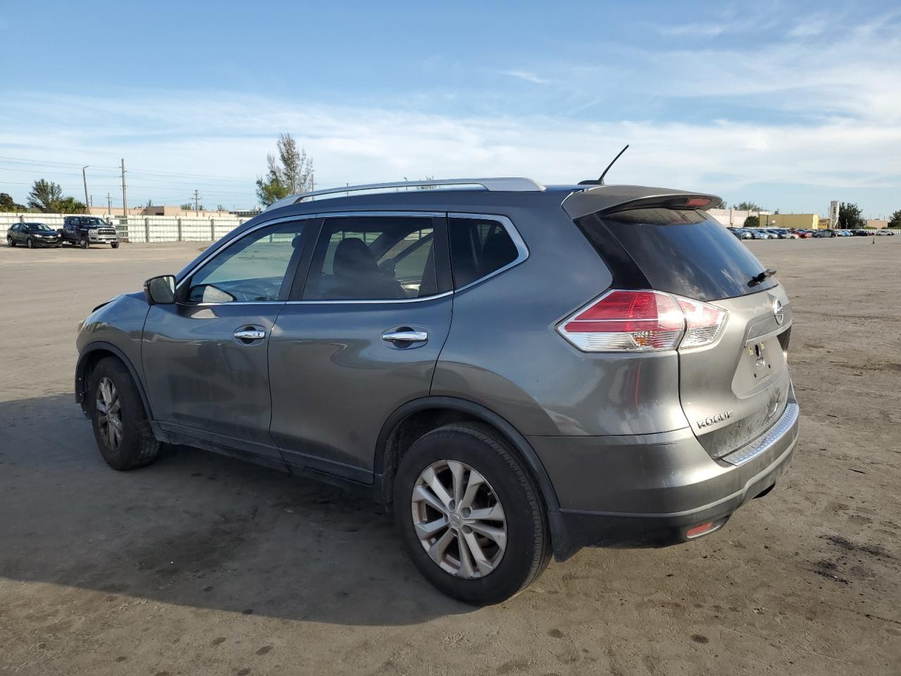 2015 NISSAN ROGUE S - Image 2