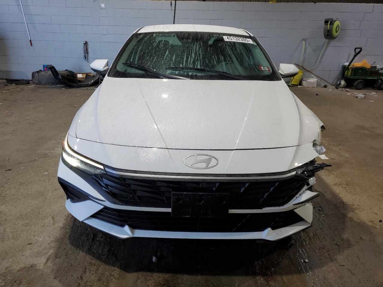 2024 HYUNDAI ELANTRA SE - Фото 5