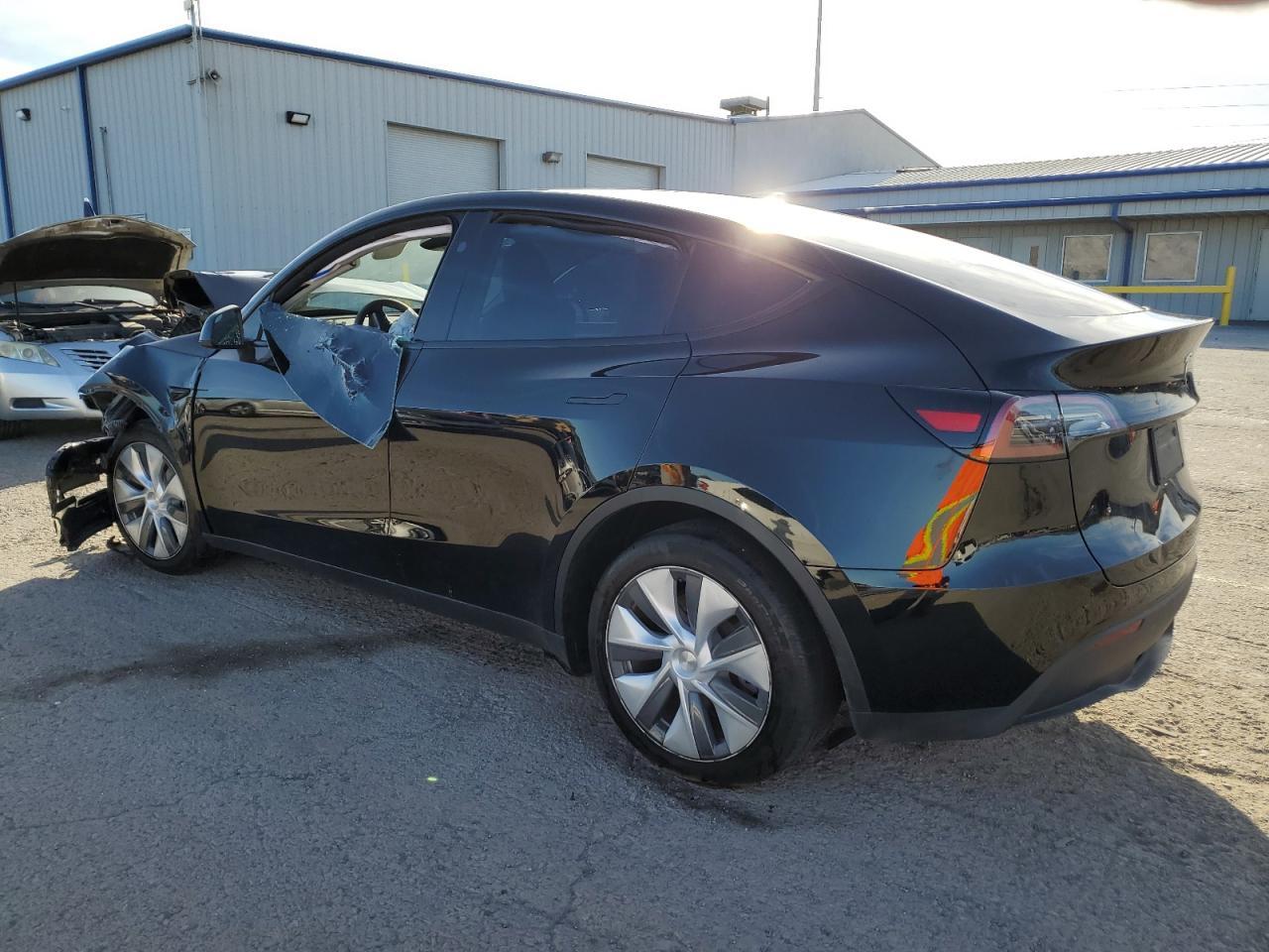 2023 TESLA MODEL Y - Фото 2