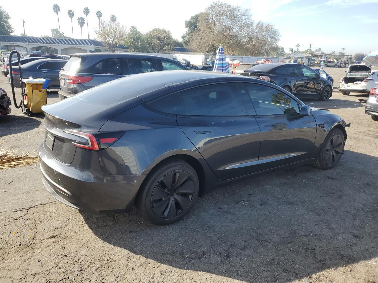 2024 TESLA MODEL 3 - Фото 3