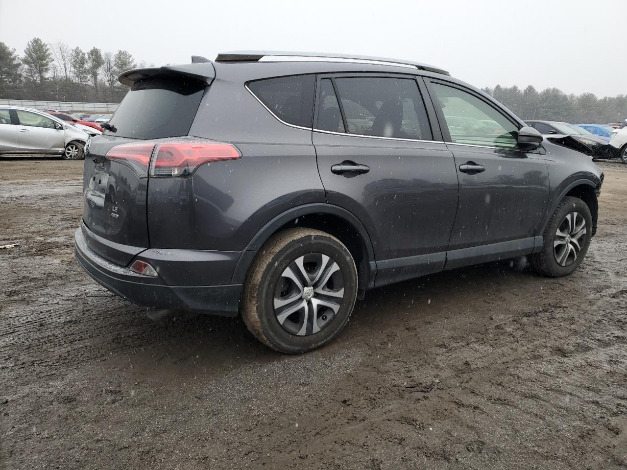 2017 TOYOTA RAV4 LE - Фото 3
