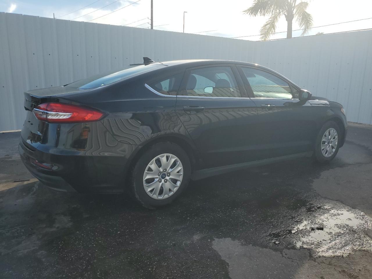 2020 FORD FUSION S - Фото 3