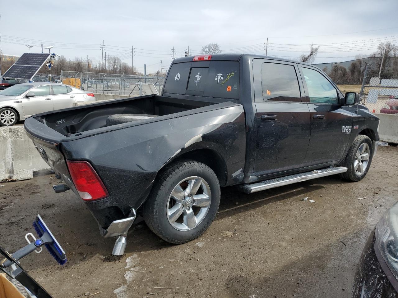 2019 RAM 1500 CLASS - Image 3