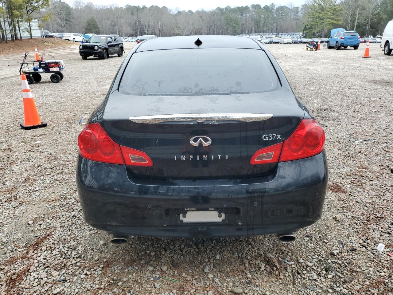 2012 INFINITI G37 - Image 6