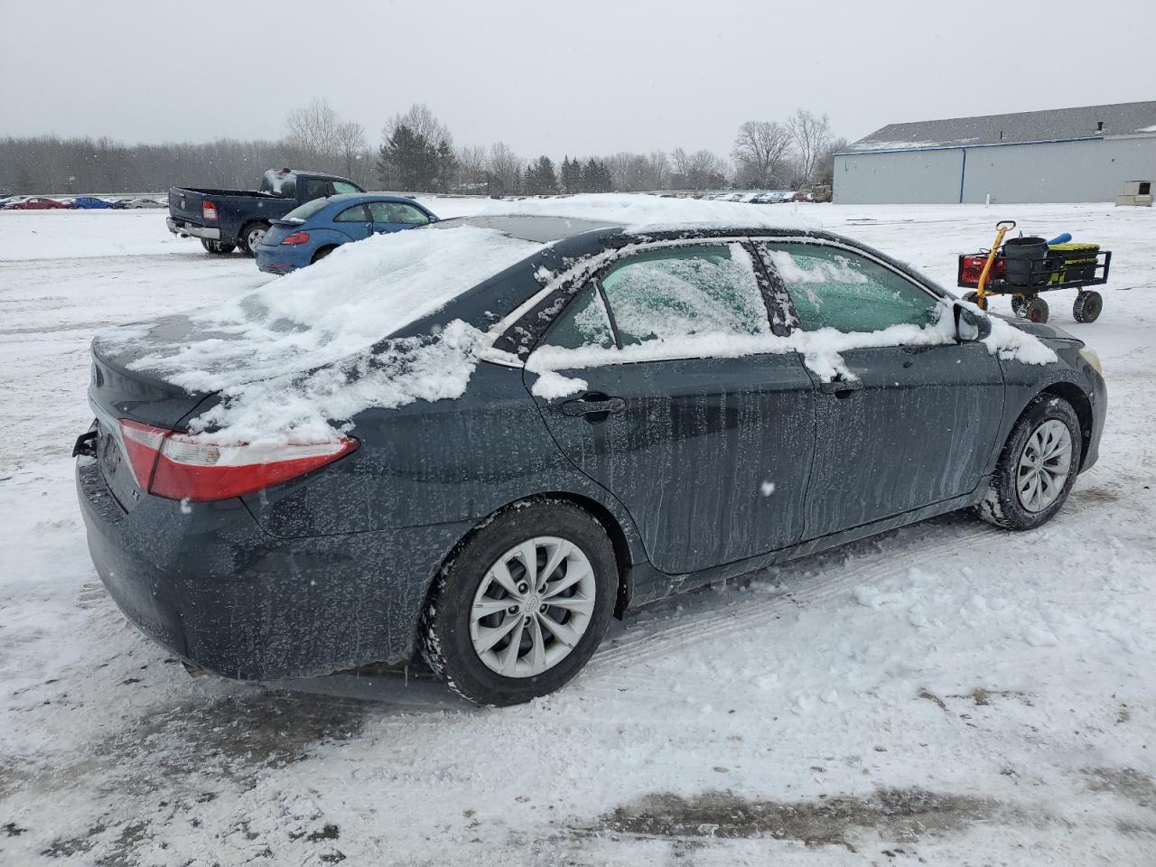 2015 TOYOTA CAMRY LE - Фото 3