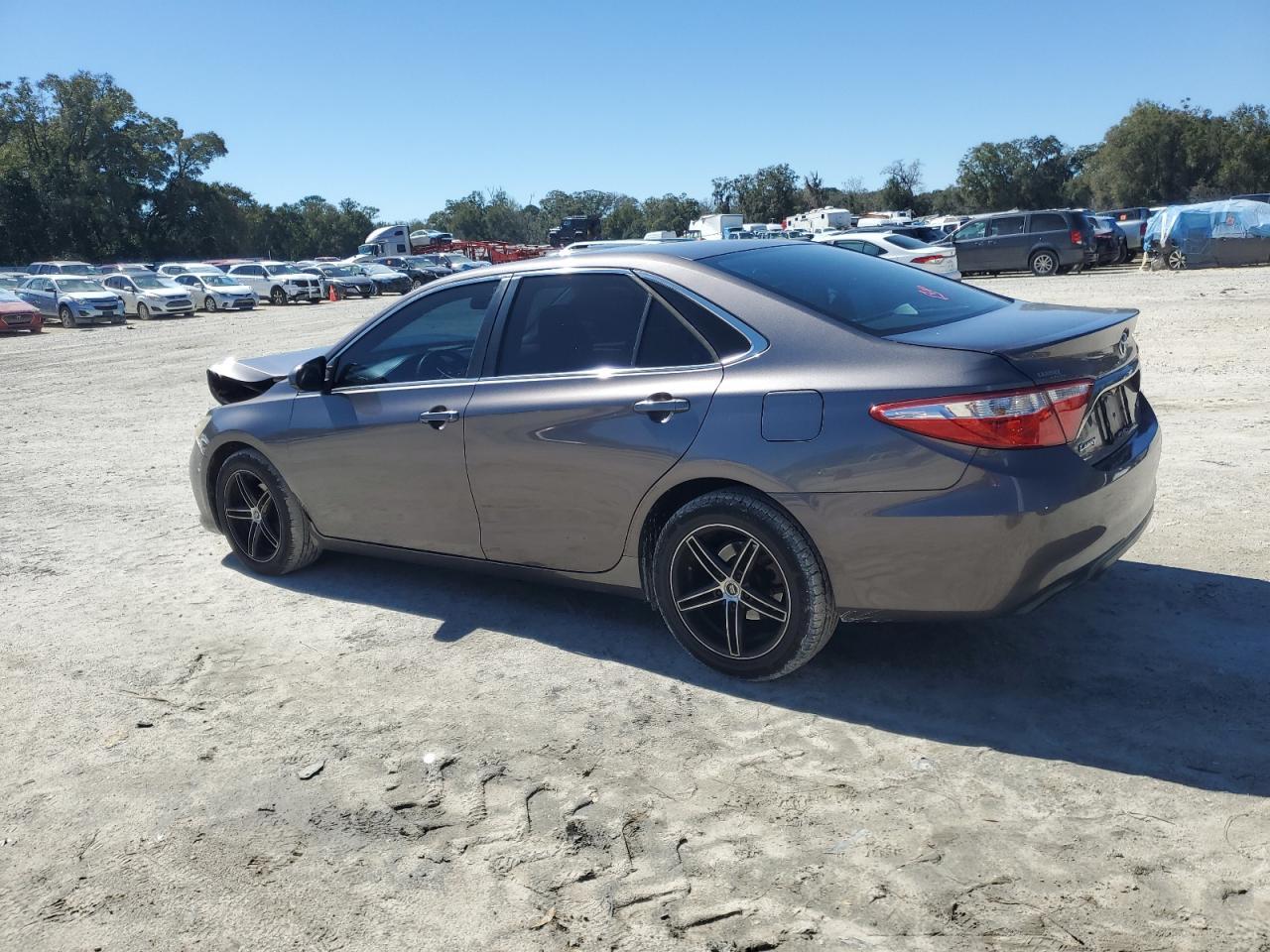 2015 TOYOTA CAMRY LE - Фото 2