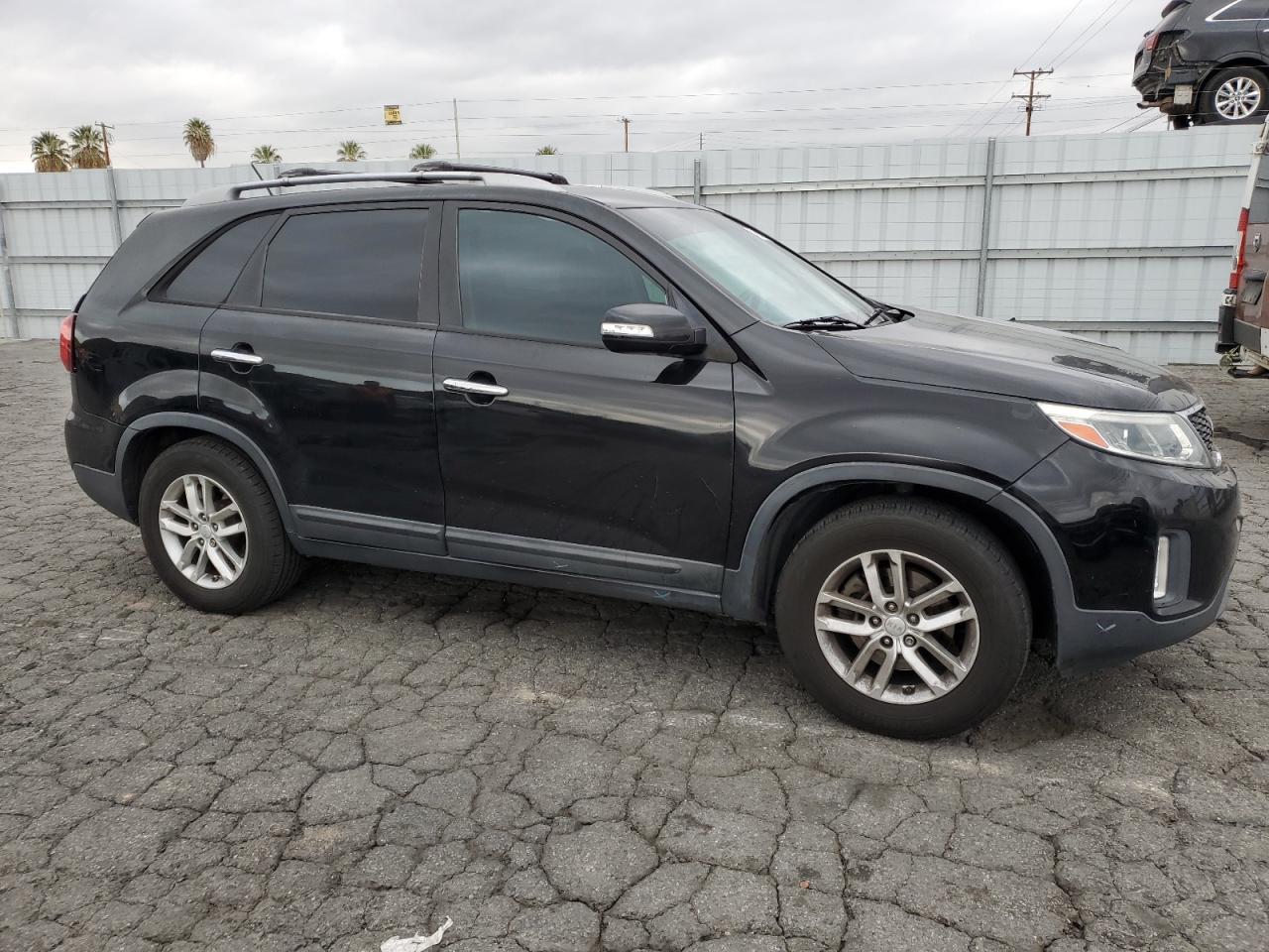 2015 KIA SORENTO LX - Image 4