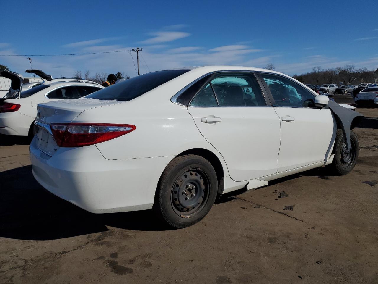 2016 TOYOTA CAMRY LE - Image 3