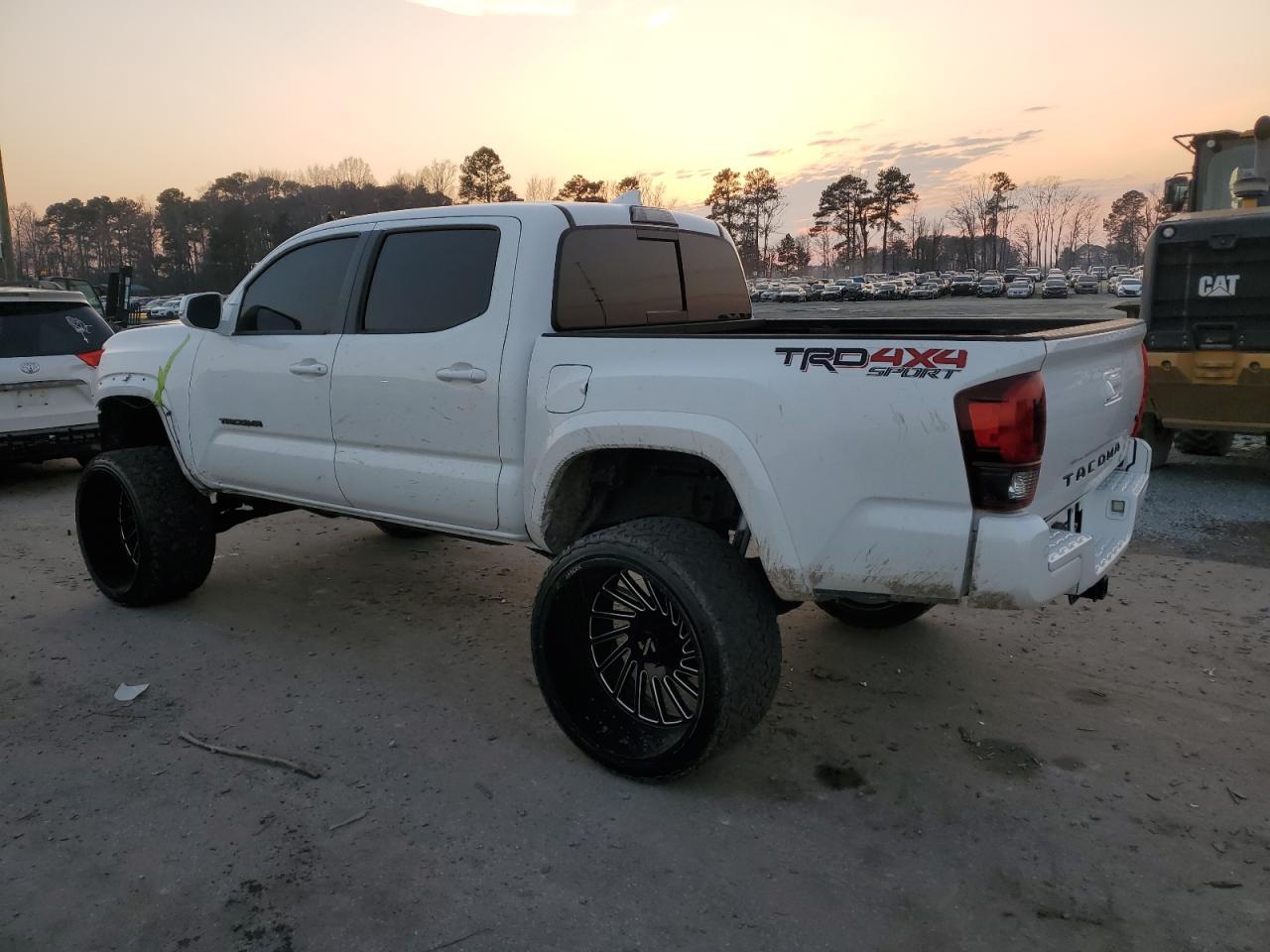2018 TOYOTA TACOMA DOU - Фото 2