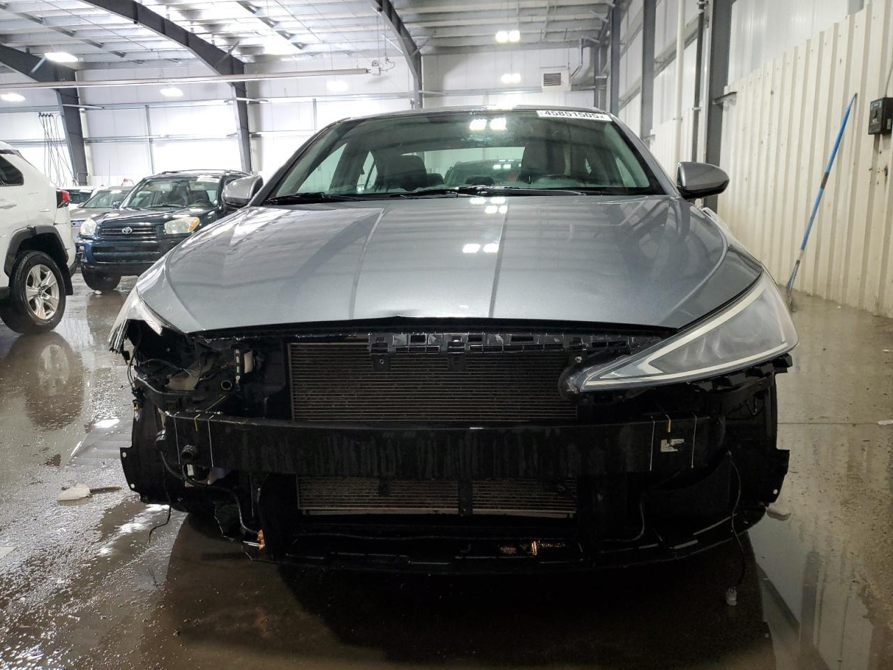 2019 HYUNDAI ELANTRA SE - Фото 5