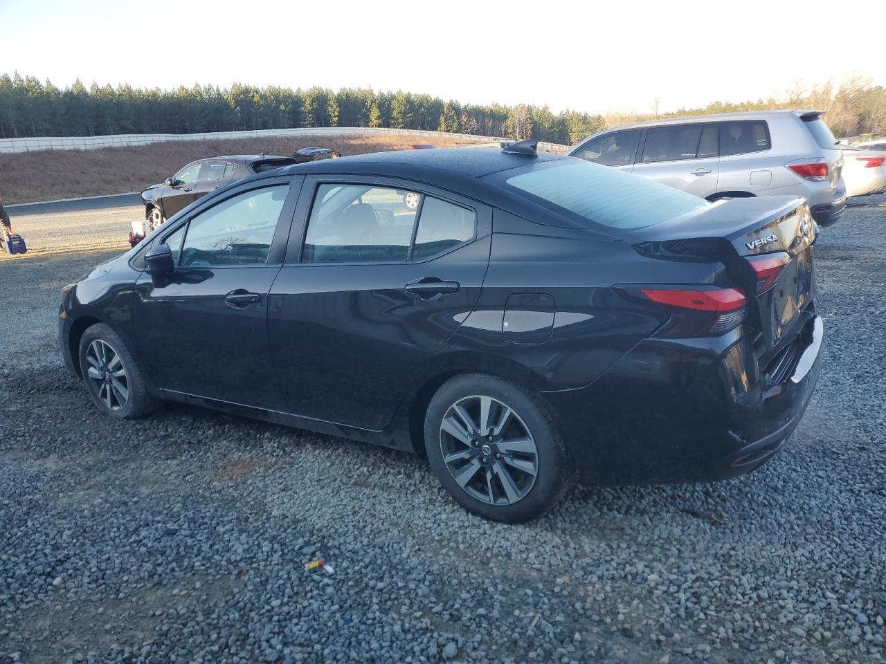 2021 NISSAN VERSA SV - Фото 2