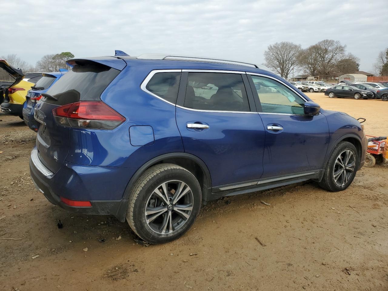 2018 NISSAN ROGUE S - Фото 3