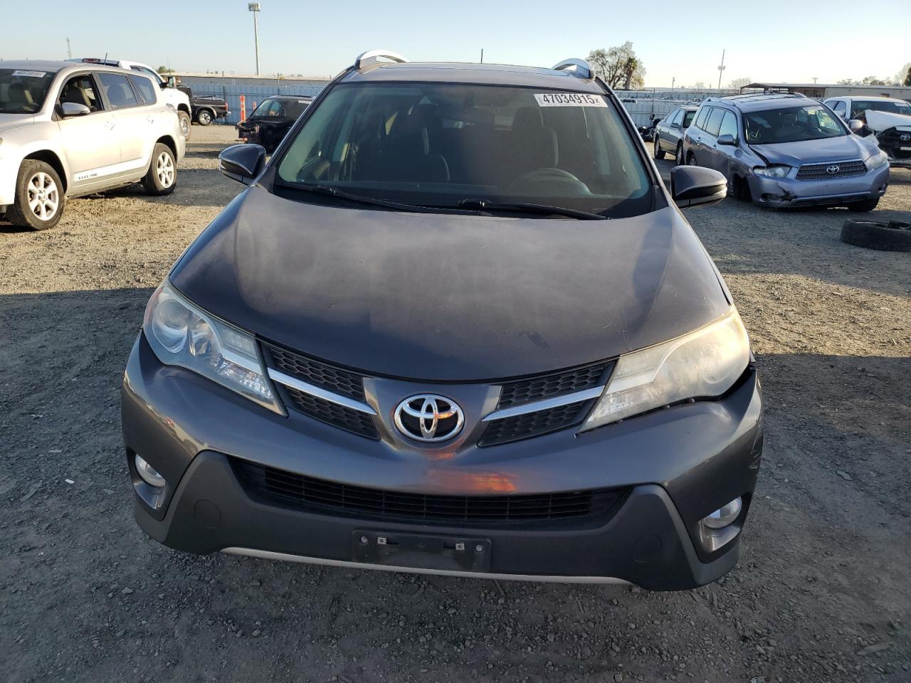 2015 TOYOTA RAV4 XLE - Image 5