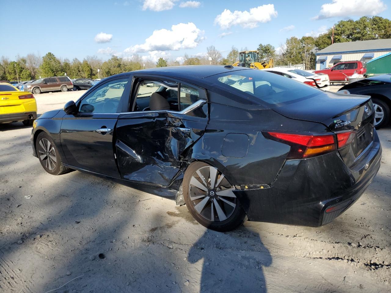 2022 NISSAN ALTIMA SV - Image 2