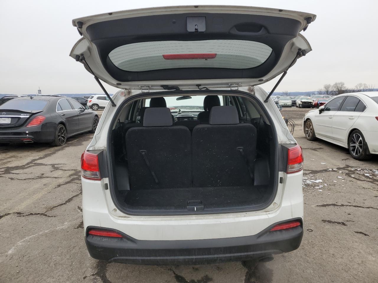 2017 KIA SORENTO LX - Фото 6