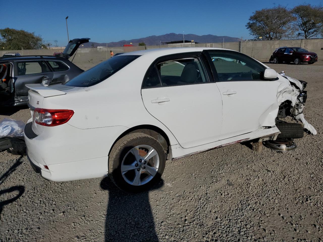 2013 TOYOTA COROLLA BA - Фото 3