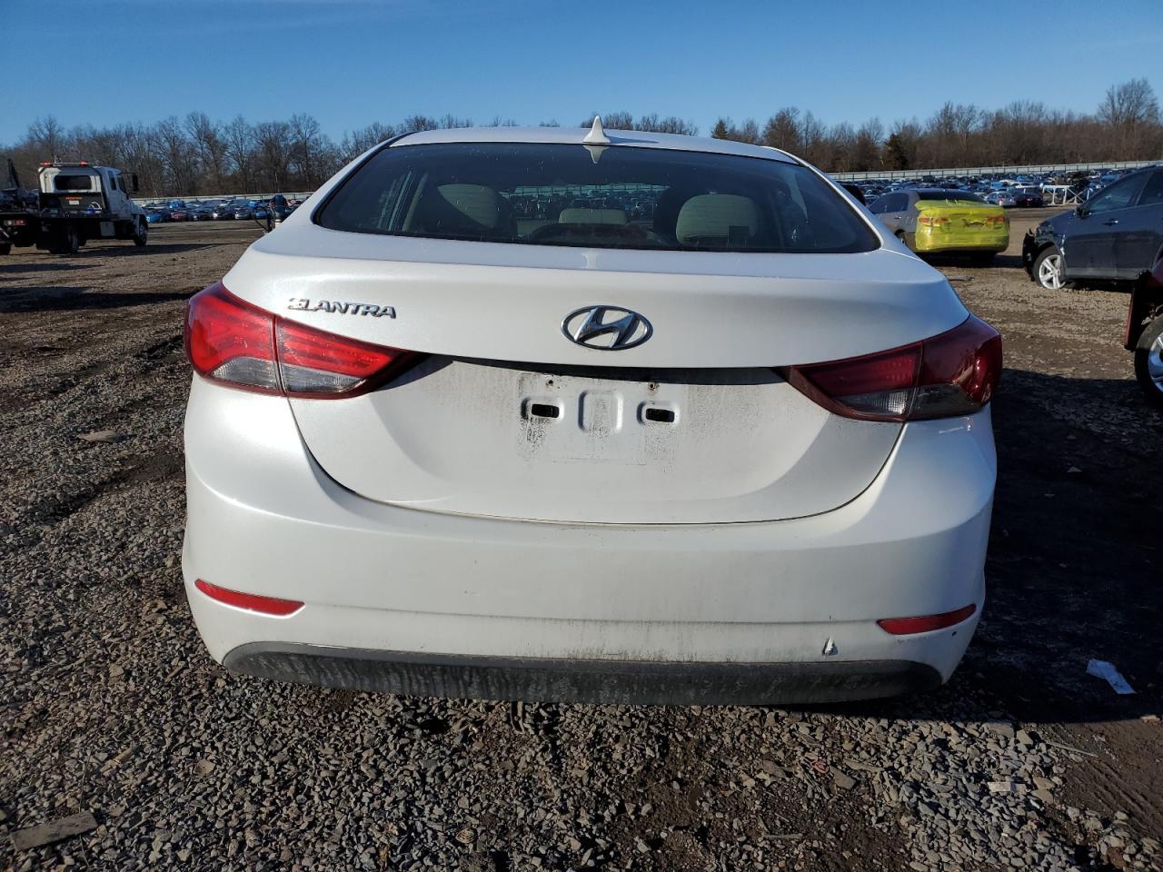 2015 HYUNDAI ELANTRA SE - Image 6