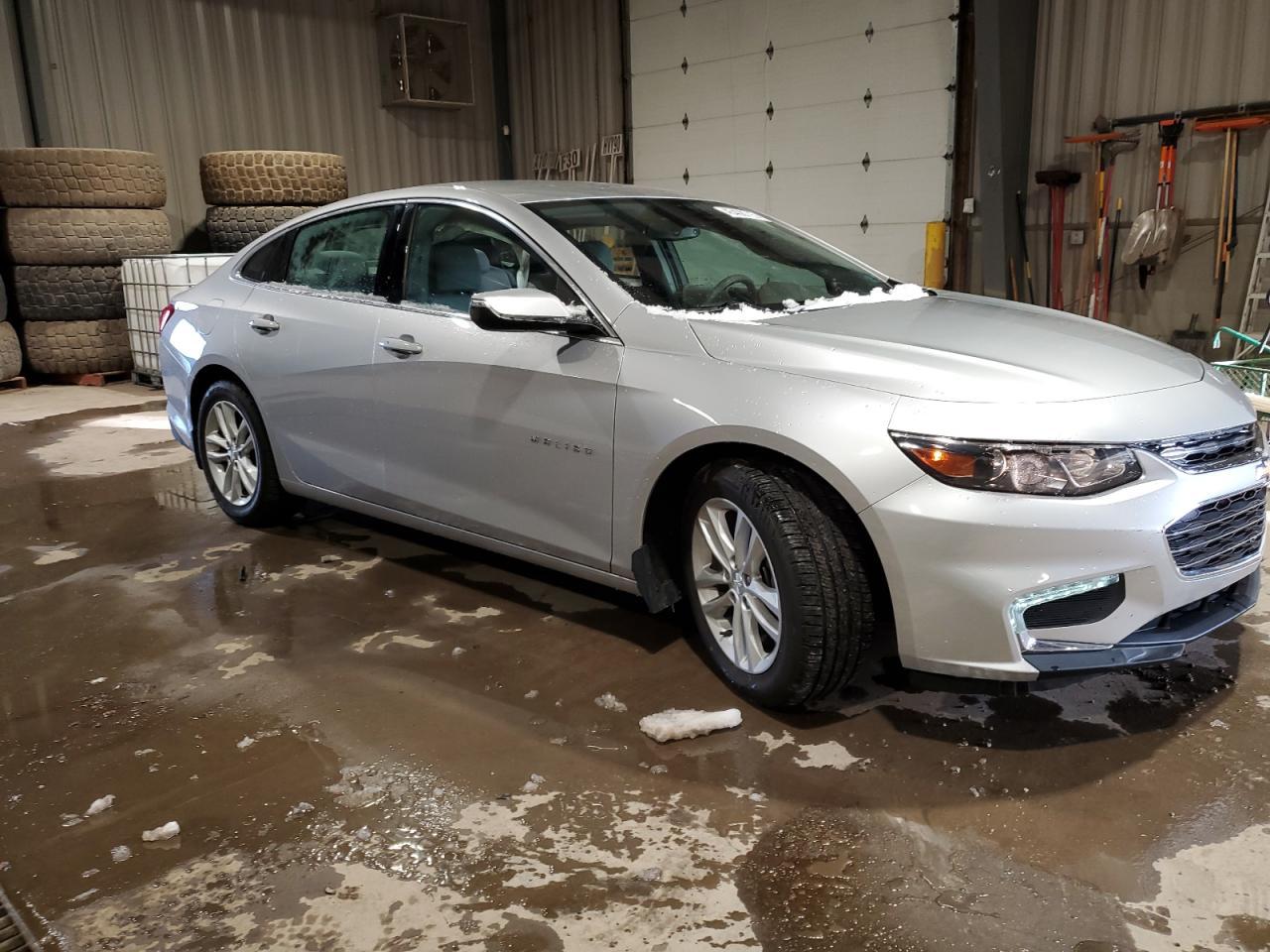 2017 CHEVROLET MALIBU LT - Image 4
