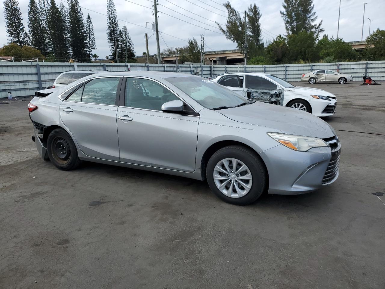 2016 TOYOTA CAMRY LE - Image 4