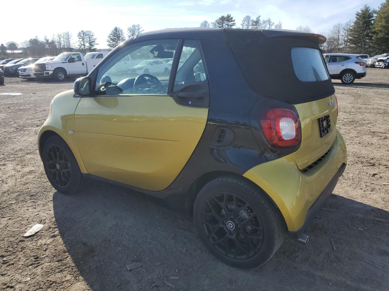 2017 SMART FORTWO - Image 2