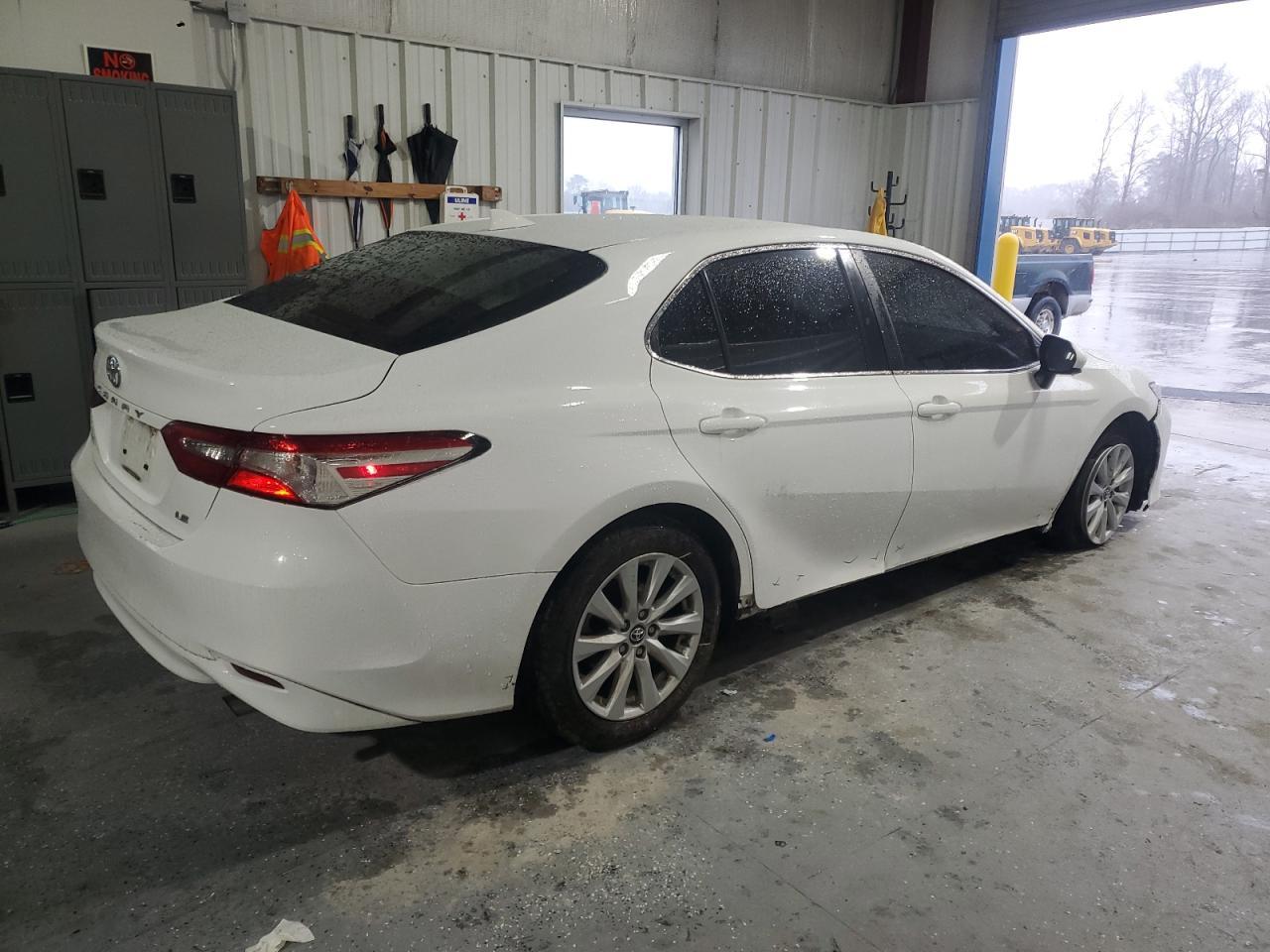 2020 TOYOTA CAMRY LE - Image 3