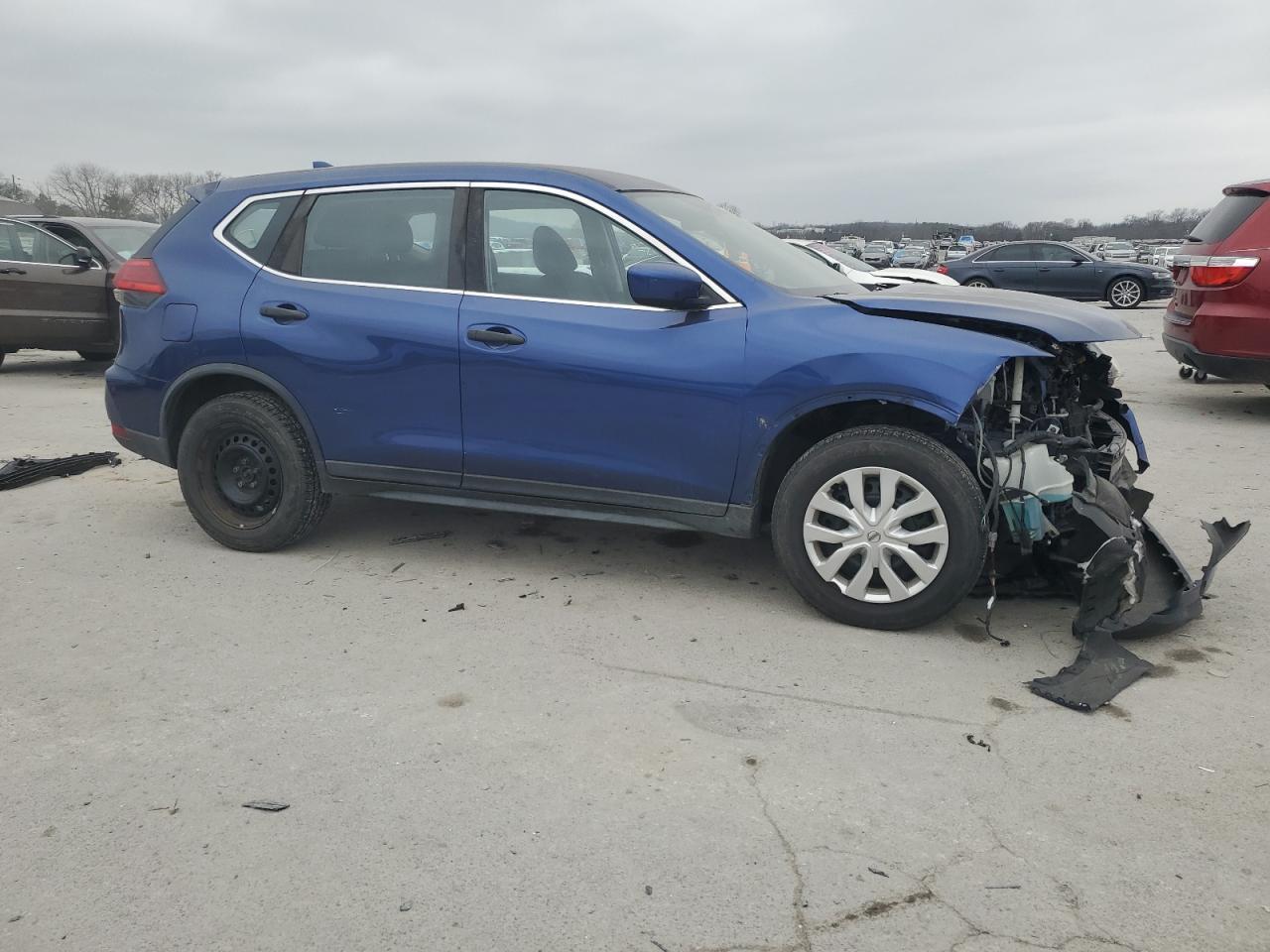 2017 NISSAN ROGUE S - Image 4