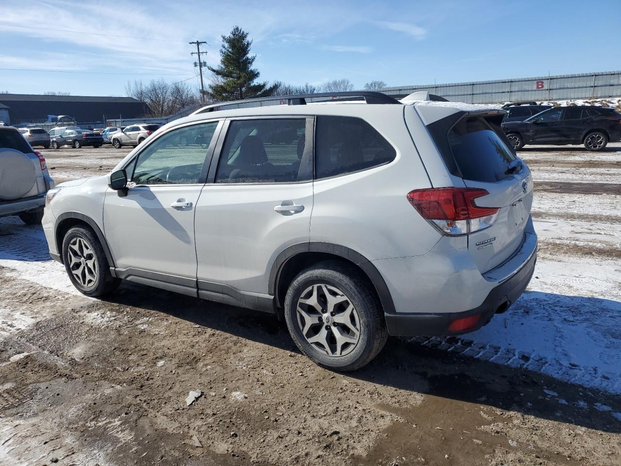 2021 SUBARU FORESTER P - Фото 2