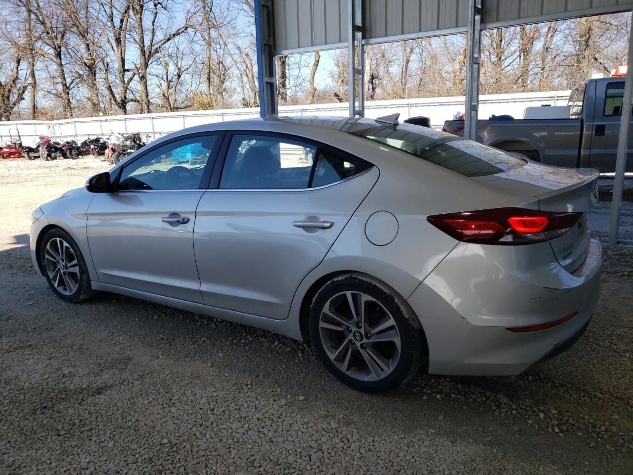 2018 HYUNDAI ELANTRA SE - Фото 2
