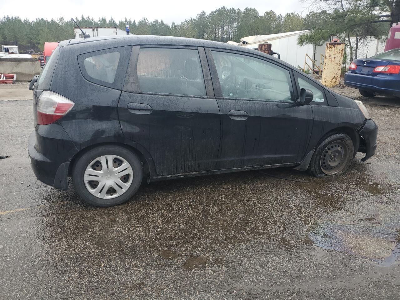 2011 HONDA FIT - Фото 3