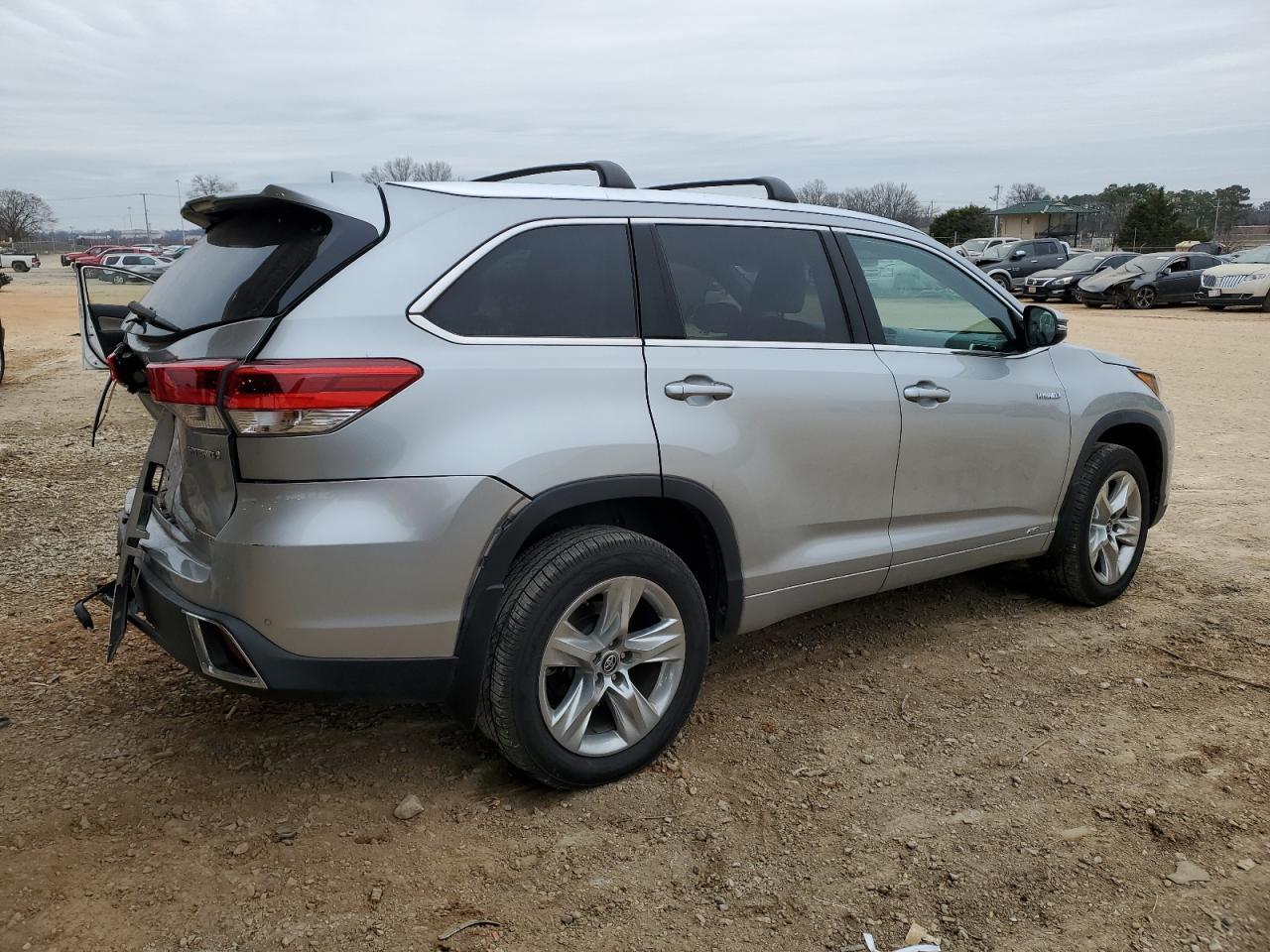 2019 TOYOTA HIGHLANDER - Фото 3
