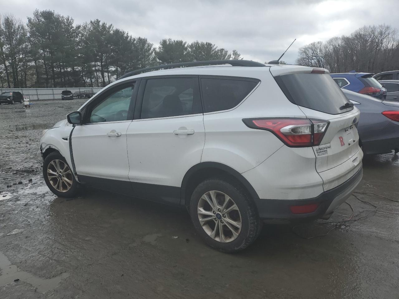 2017 FORD ESCAPE SE - Фото 2