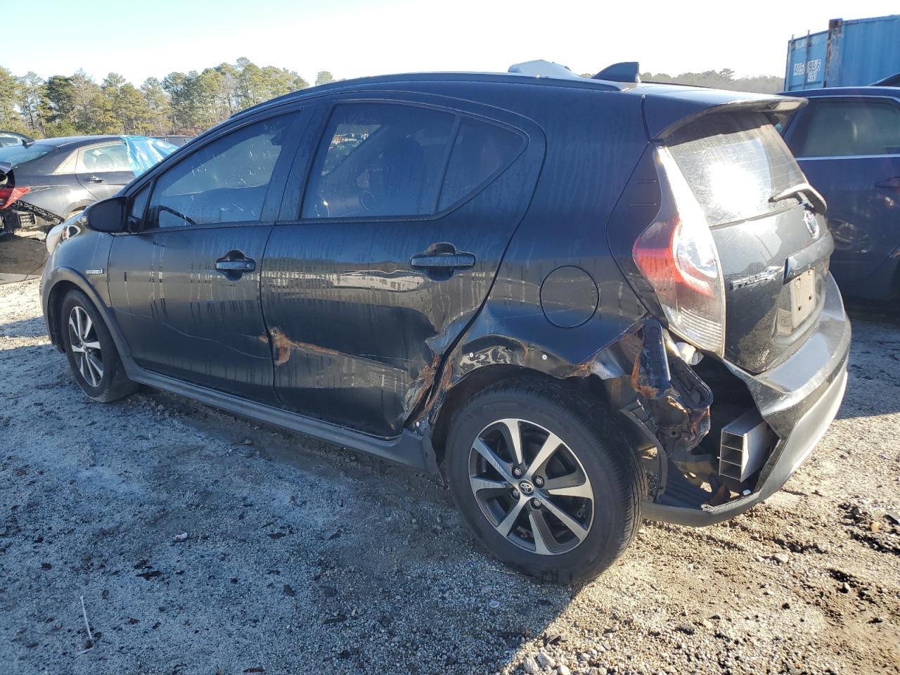 2018 TOYOTA PRIUS C - Image 2