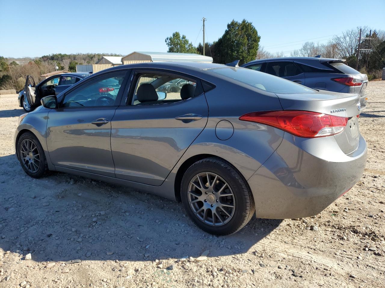 2013 HYUNDAI ELANTRA GL - Image 2