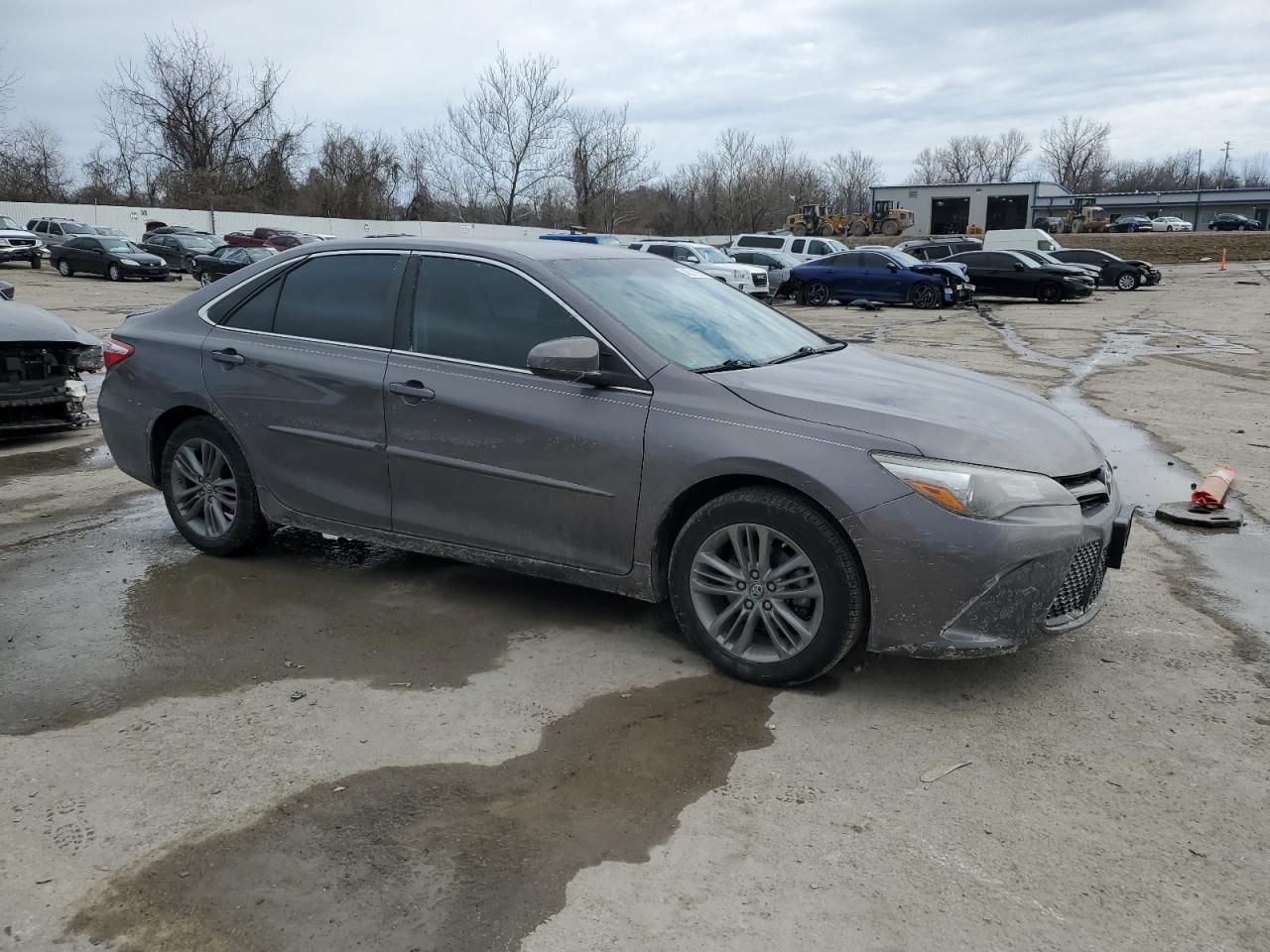 2017 TOYOTA CAMRY LE - Image 4