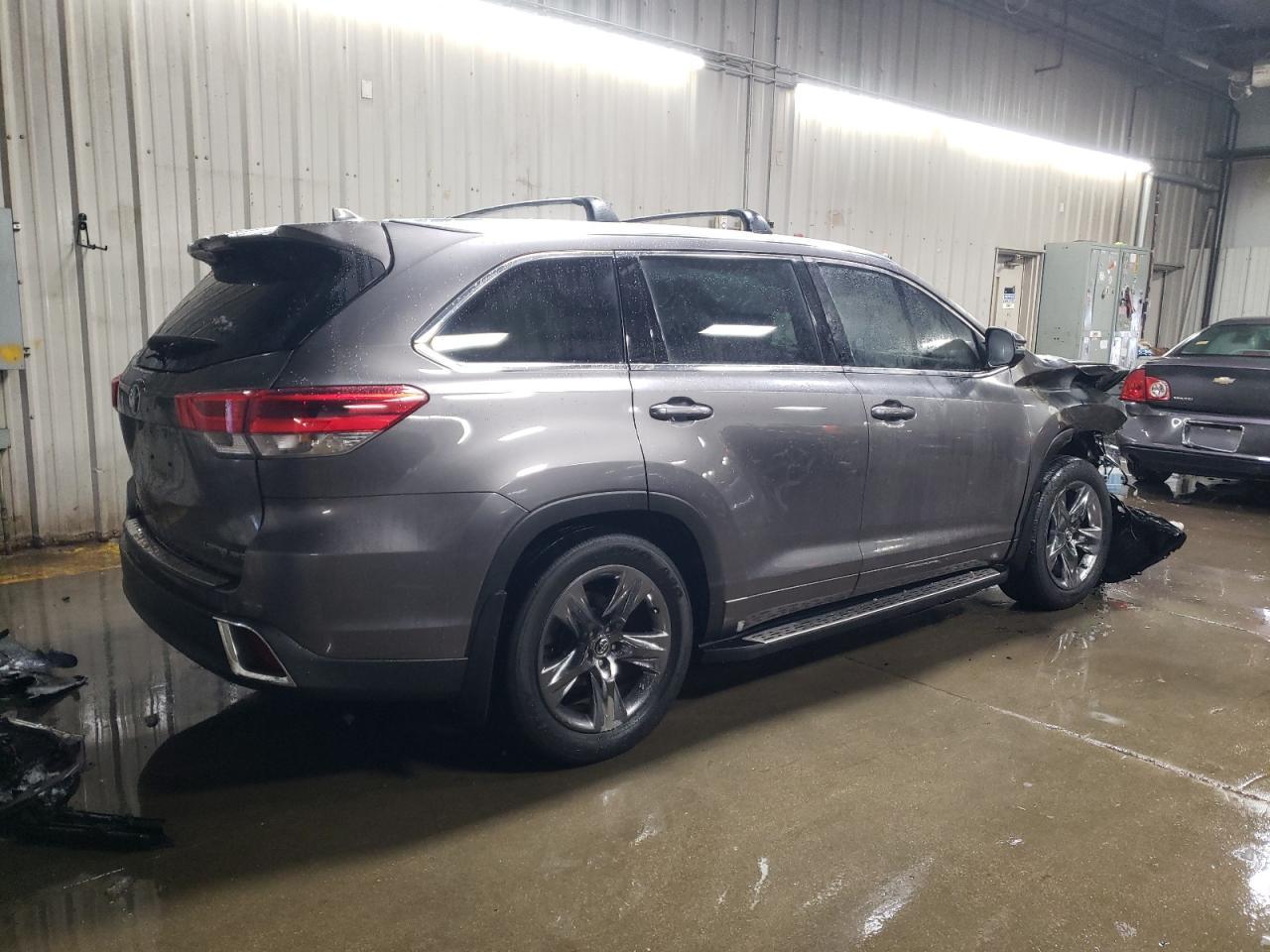 2018 TOYOTA HIGHLANDER - Фото 3
