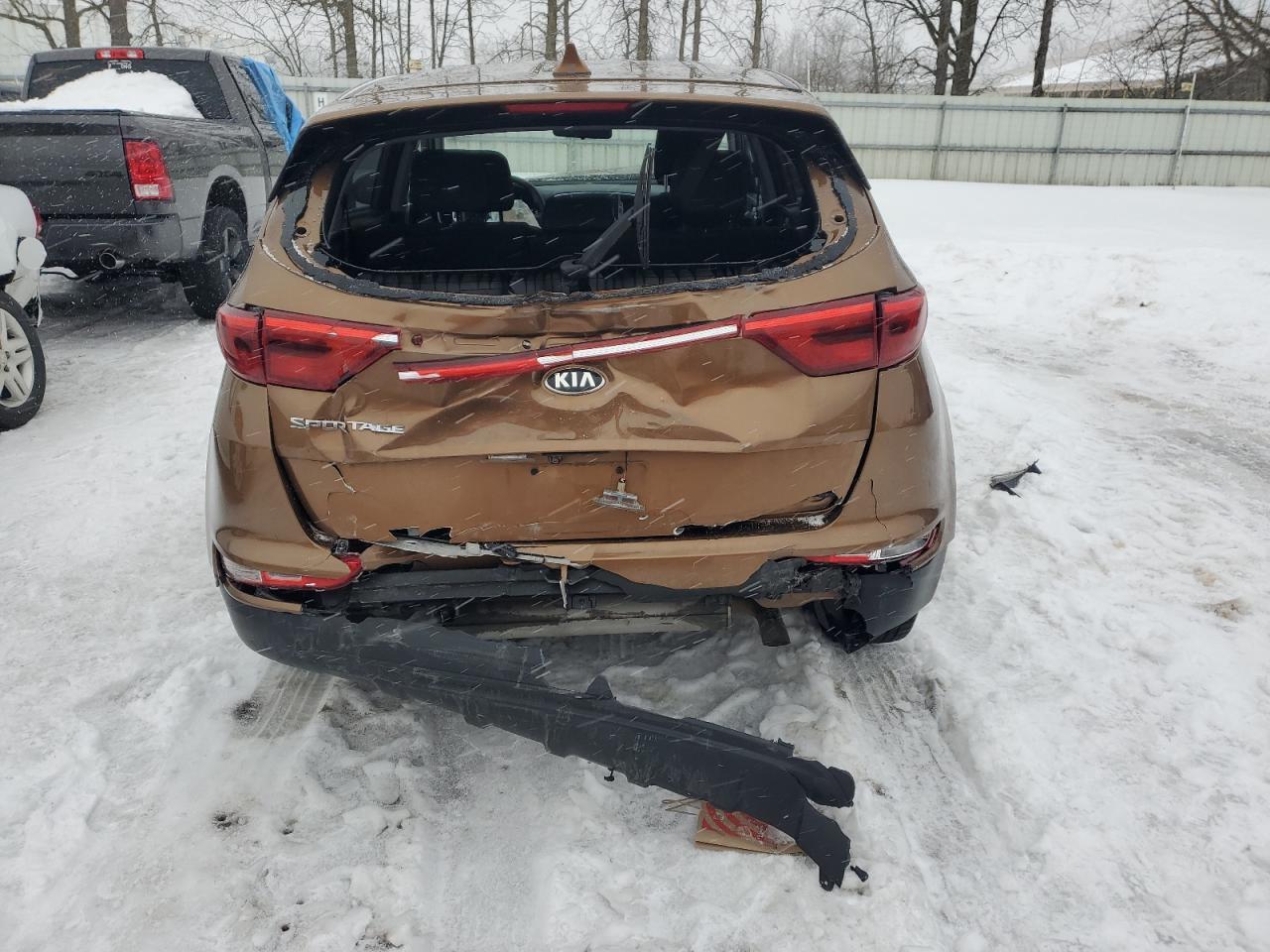 2017 KIA SPORTAGE L - Image 6