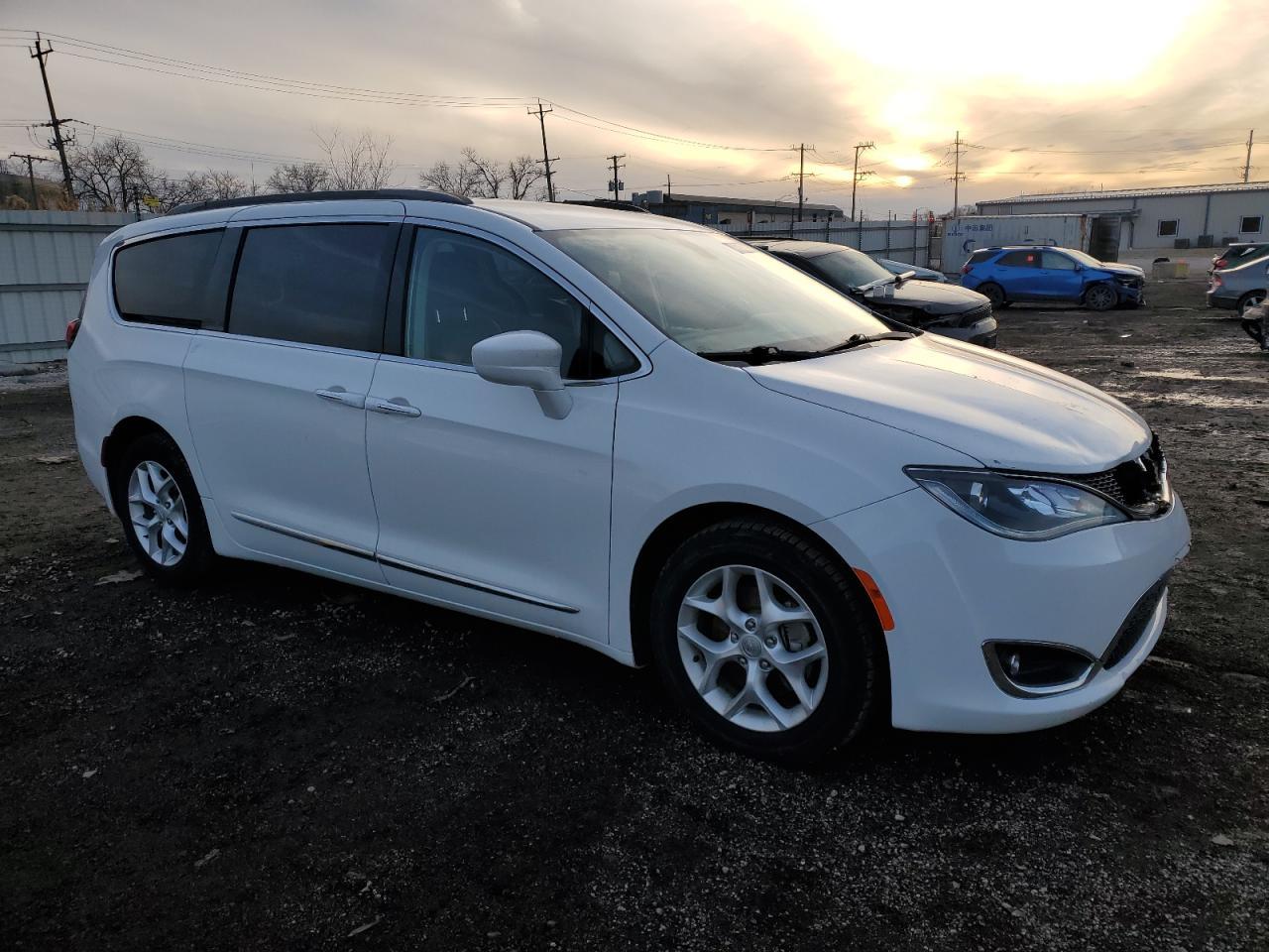 2017 CHRYSLER PACIFICA T - Image 4
